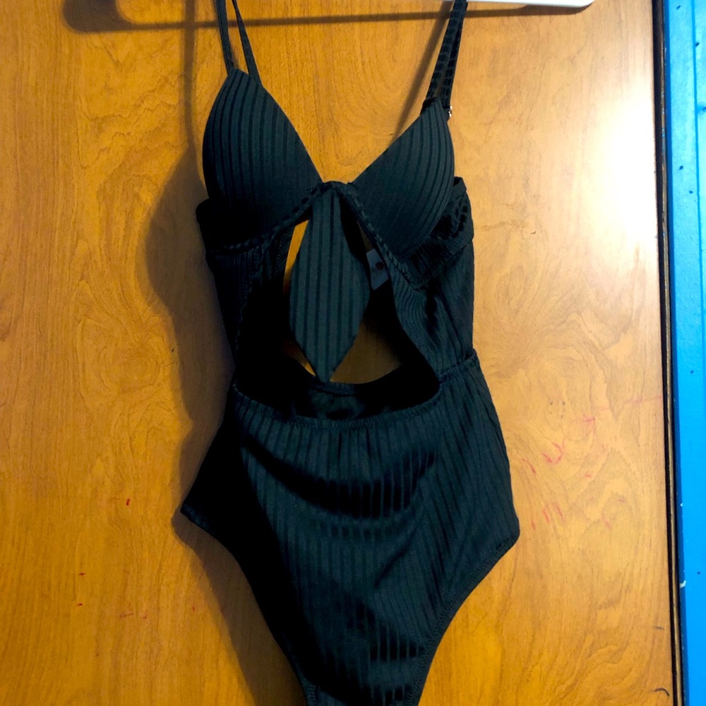 Swim suit, black. Size small.